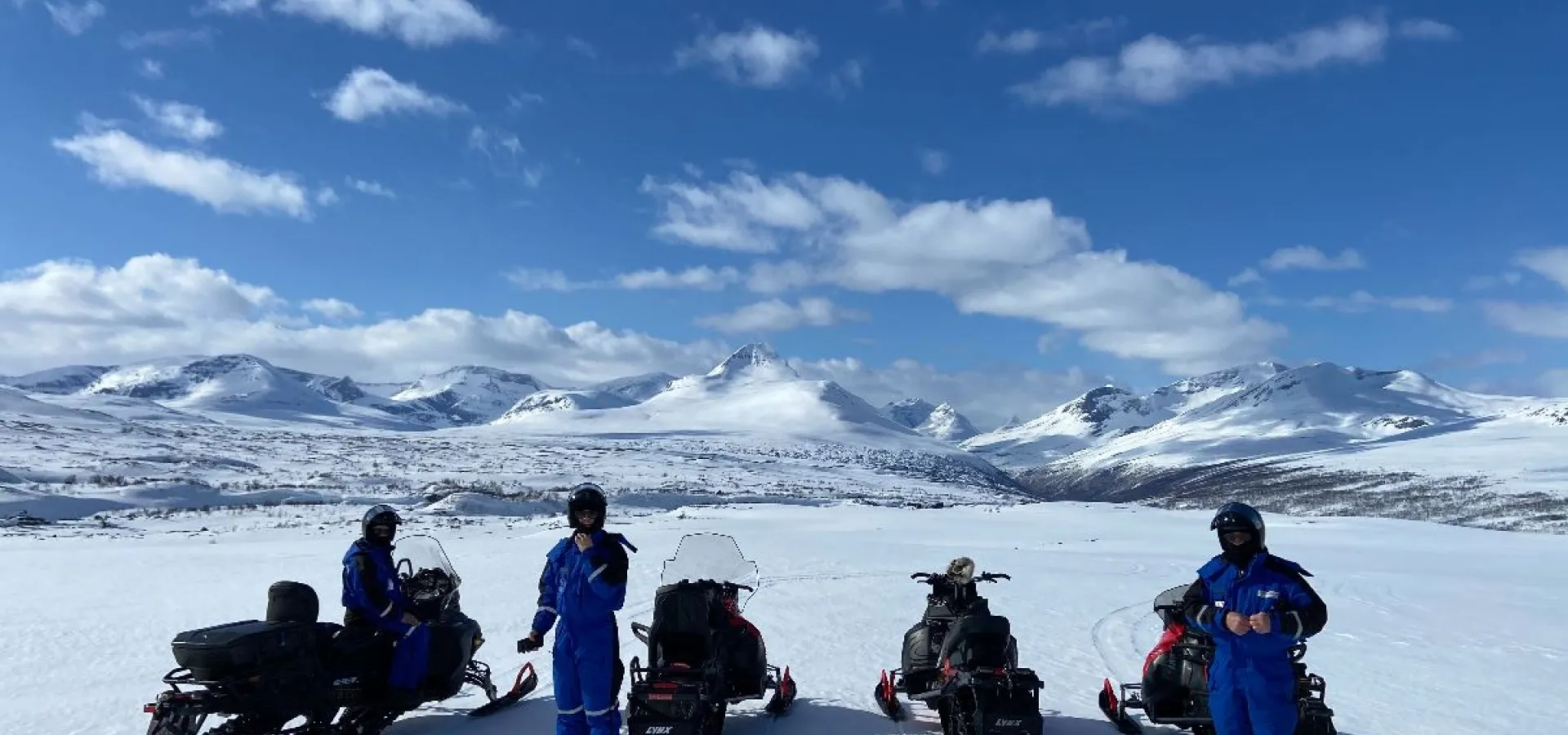 Mid day snowmobile excursion with North Experience - transfer 