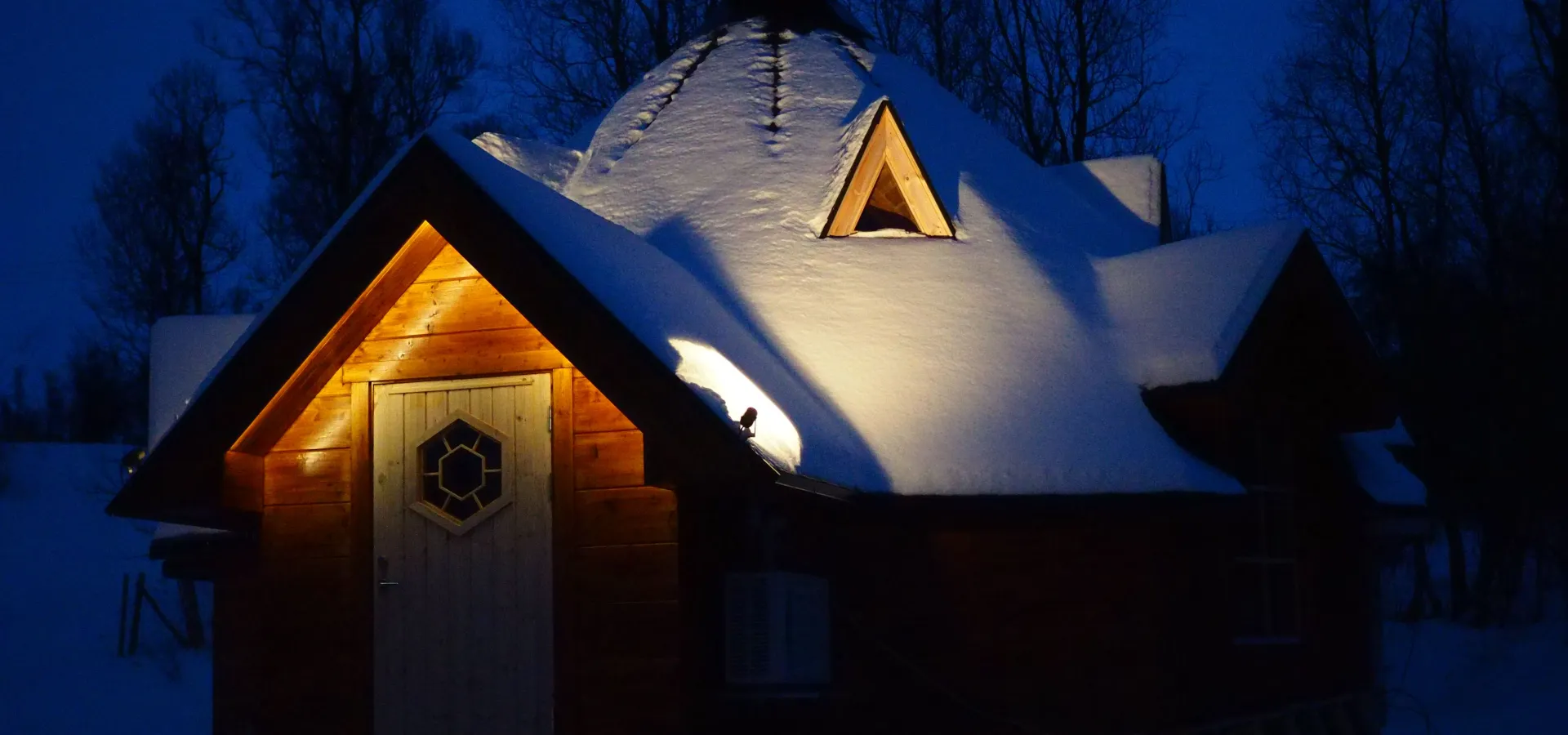 Snøskutertur oppmøte Camp Troll Lyngsalpene - Aurora Adventure