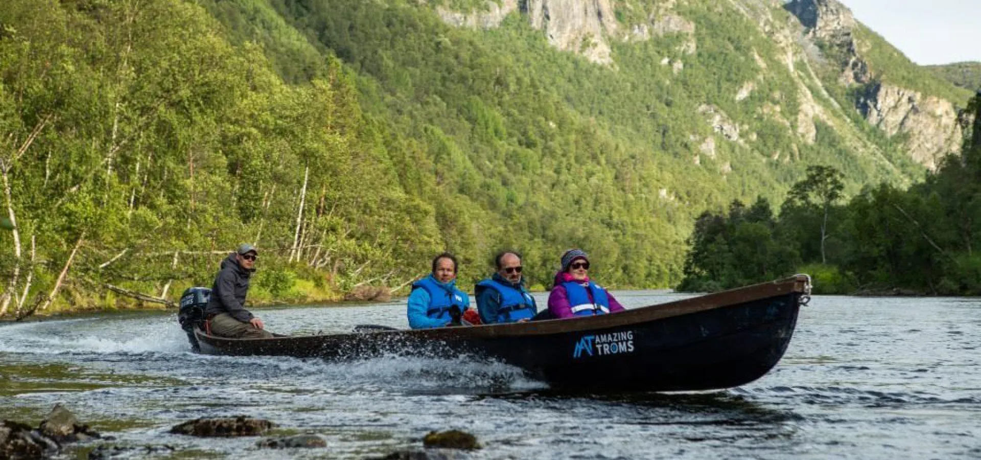 Elvebåtsafari til Mollisfossen - Reisa Nasjonalpark