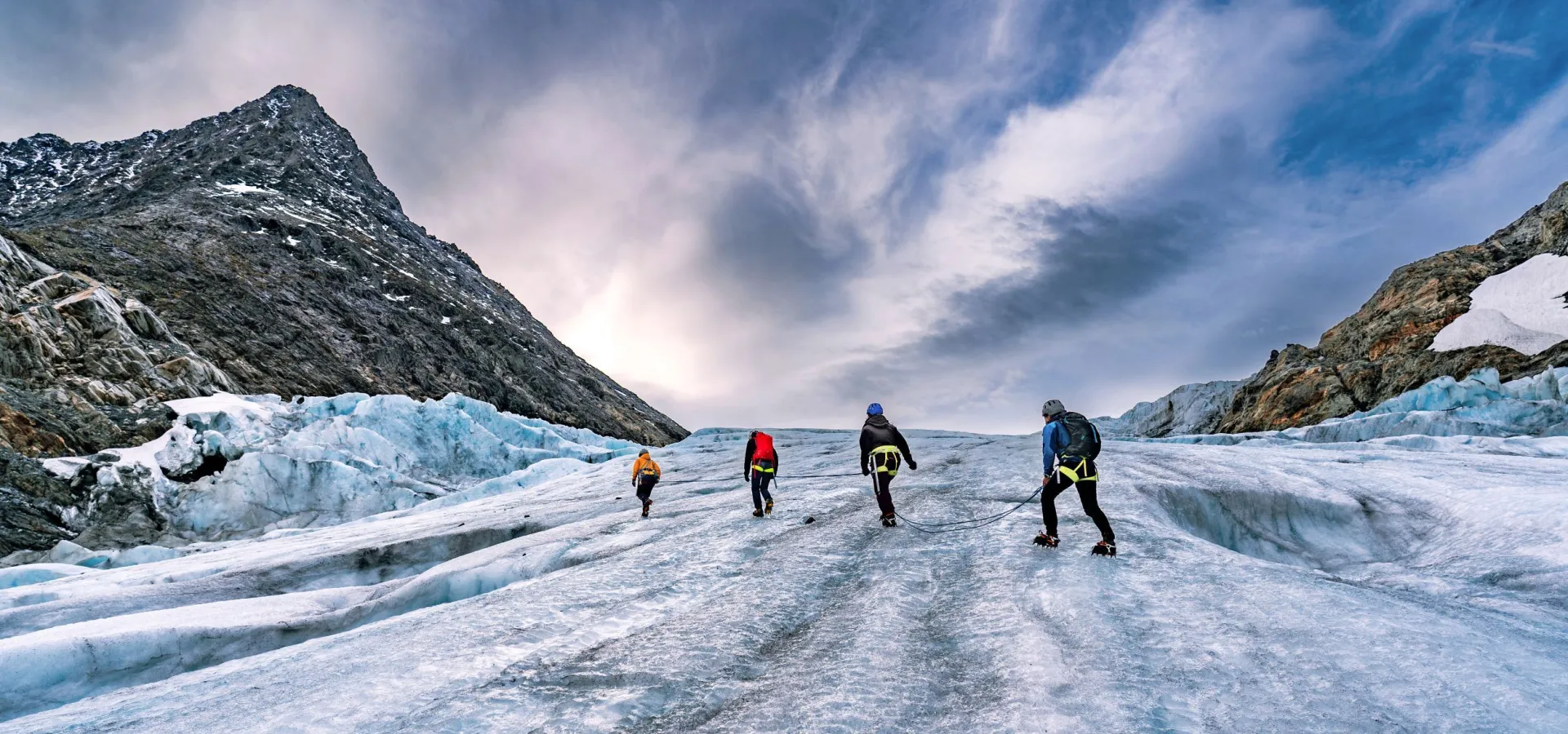 Tur til Steindalen med brevandring på Steindalsbreen - Lyngen Outdoor Experiences