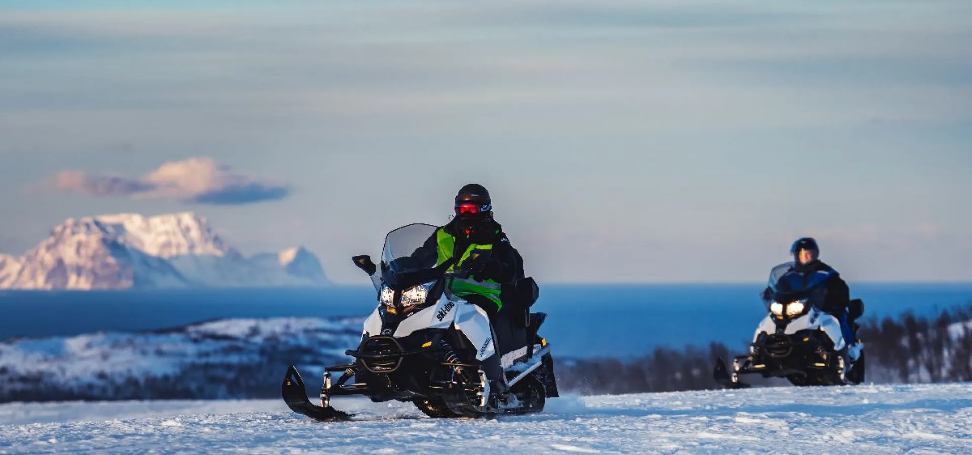 Skutersafari i de vakre Lyngsalpene kl 12.45 INGEN TRANSPORT - oppmøte ved XLyngen 