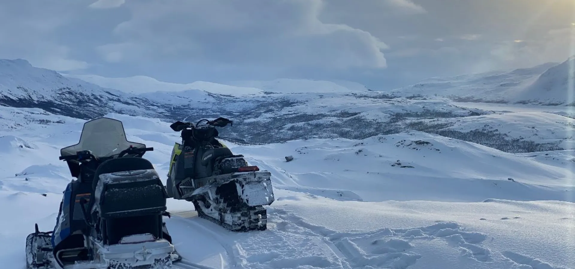               Snøskuter ekspedisjon i Skibotndalen - Activenorth