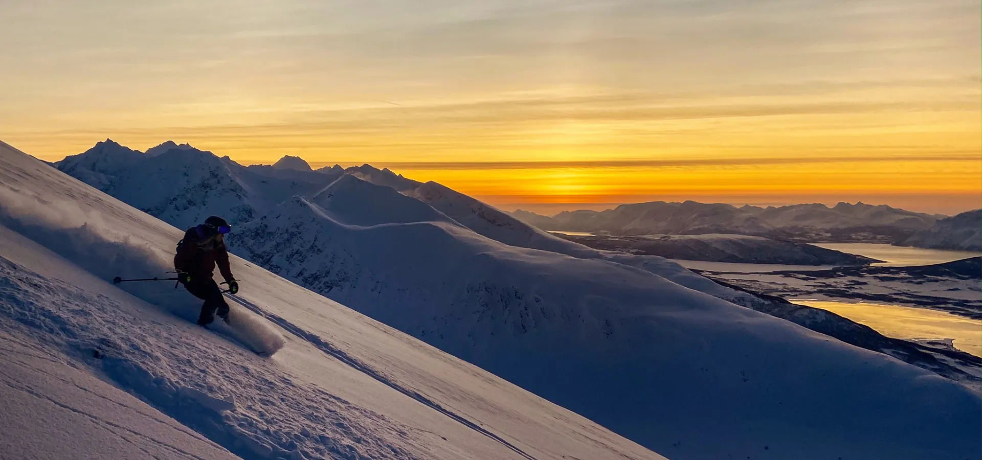 Topptur i mørketidslyset, Lyngsalpene, Nord Norge