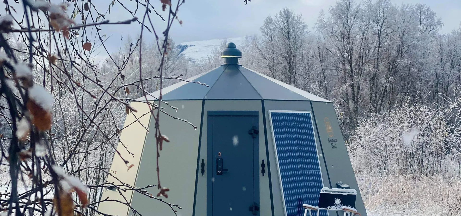 Aurora Hut in the snow at North Experience