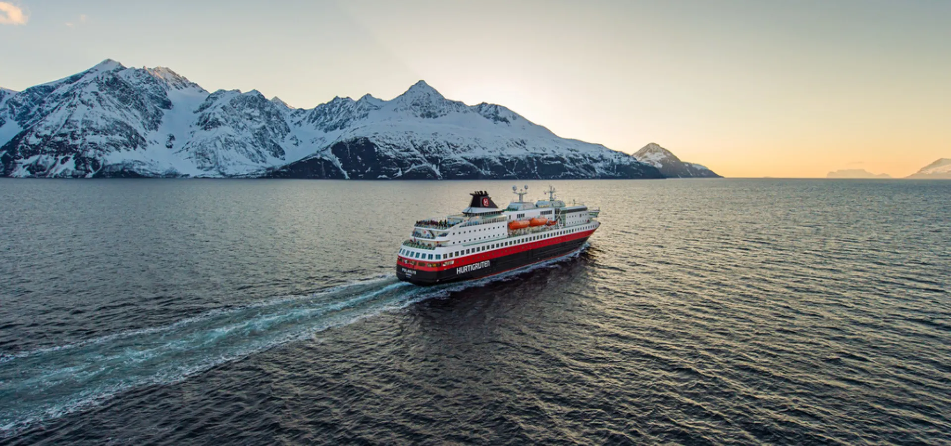 Hurtigruten på Lyngenfjorden