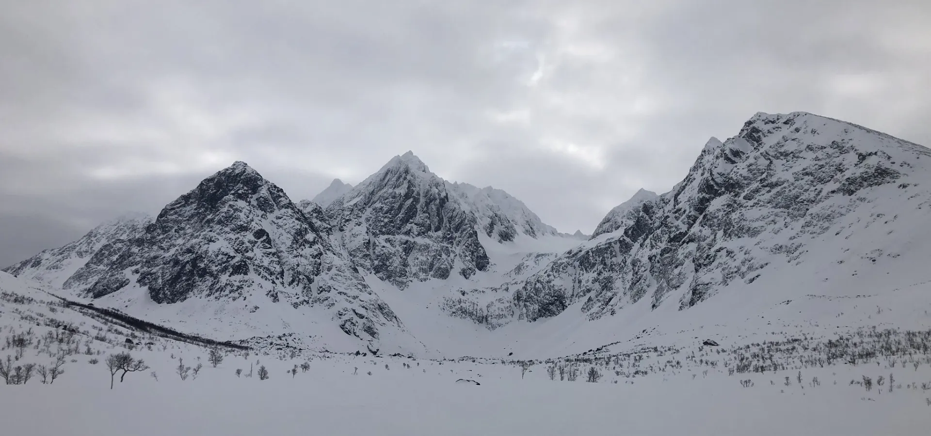 The blue ice lake in the wintertime