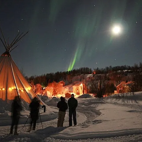 Waiting for the northern lights in Koppangen, Northern Norway