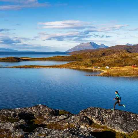 Man trail running at Arnøya.