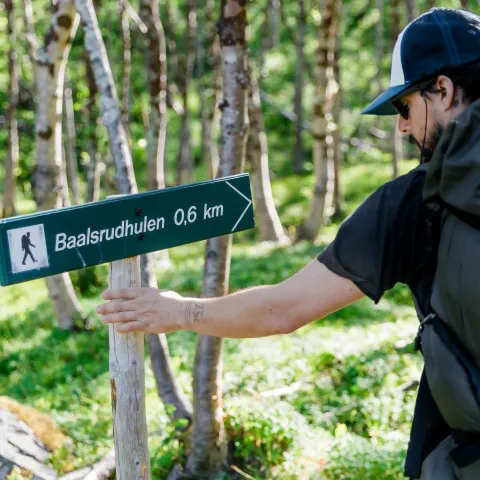 Hiking to the Baalsrud cave in Manndalen, Kåfjord