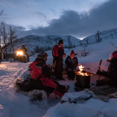 Bålkveld på Uløya i Lyngenfjord