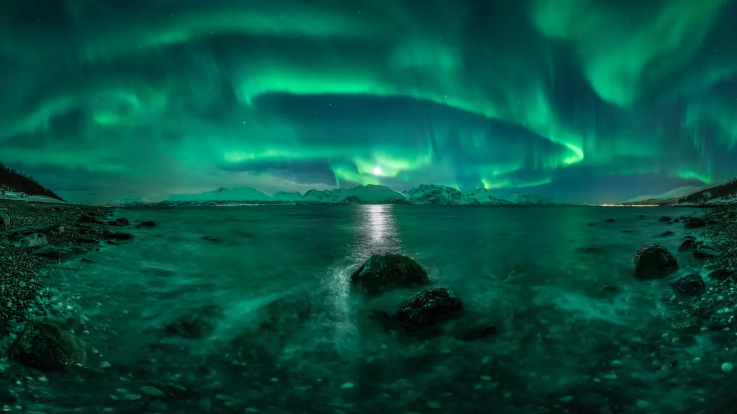 Nordlys over Lyngenfjorden