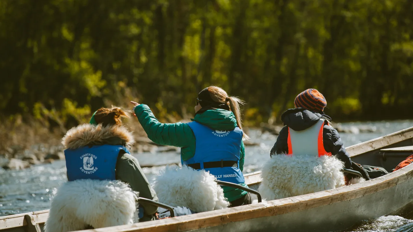 Elvebåttur i Reisaelva i Reisa nasjonalpark