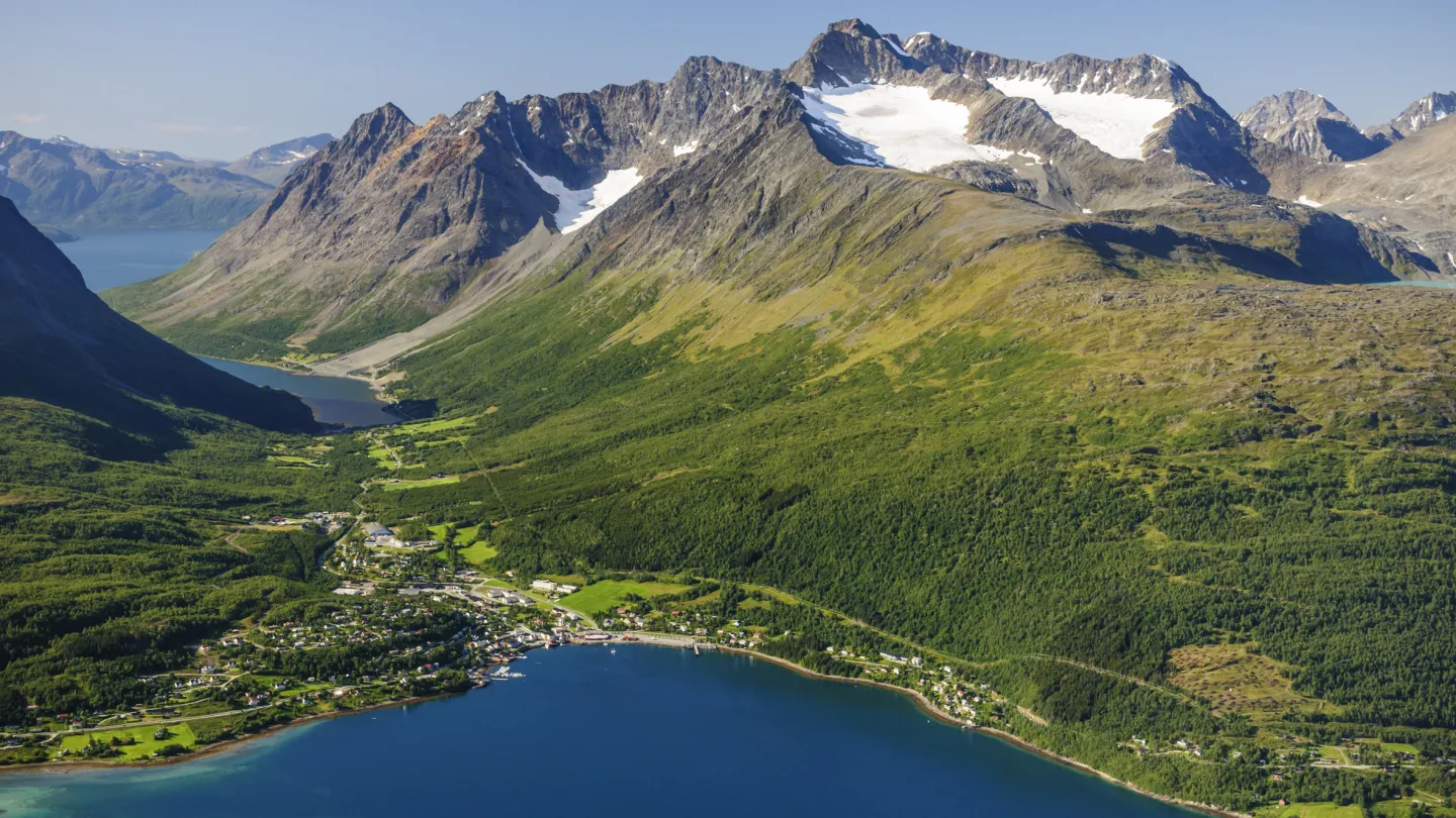 Birdseye view of Lyngseidet towards Kjosen